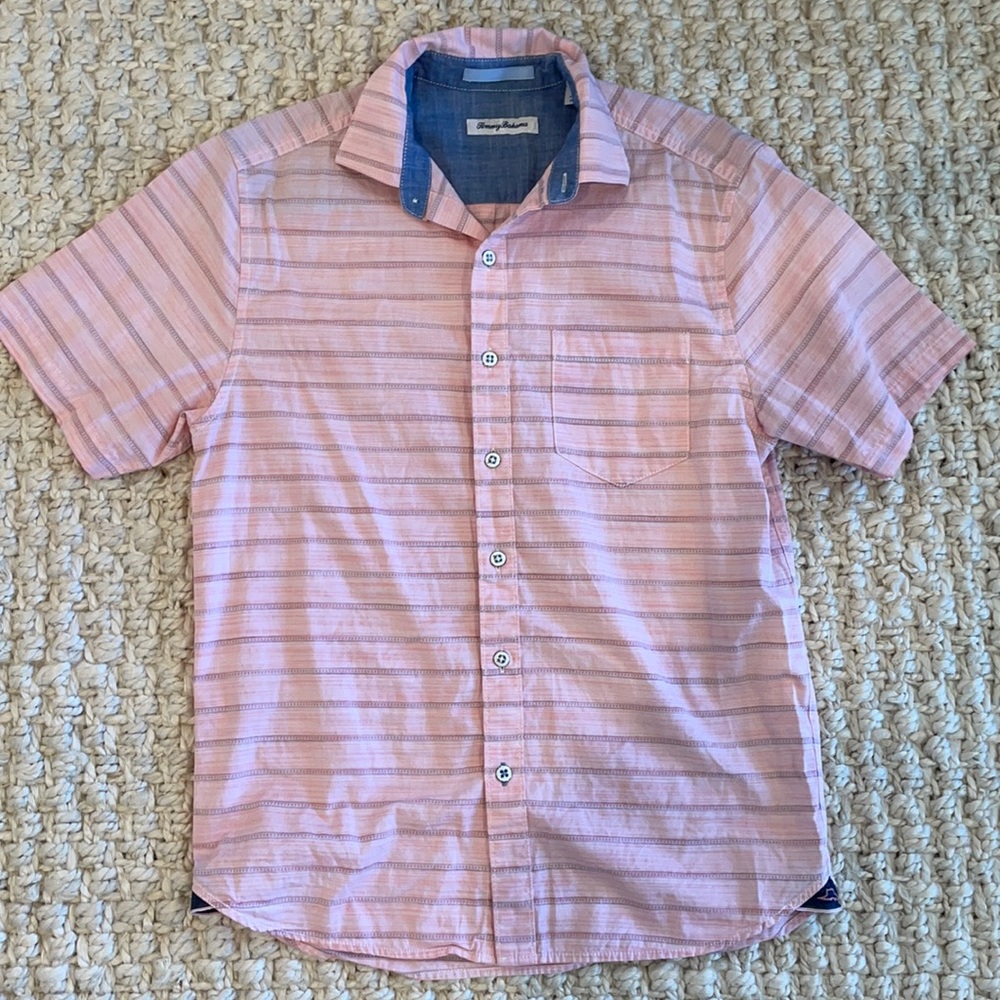 Tommy Bahama Pink Short Sleeved Button Down size small